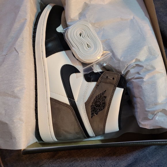 Aj1 mocah - Picture 1 of 16
